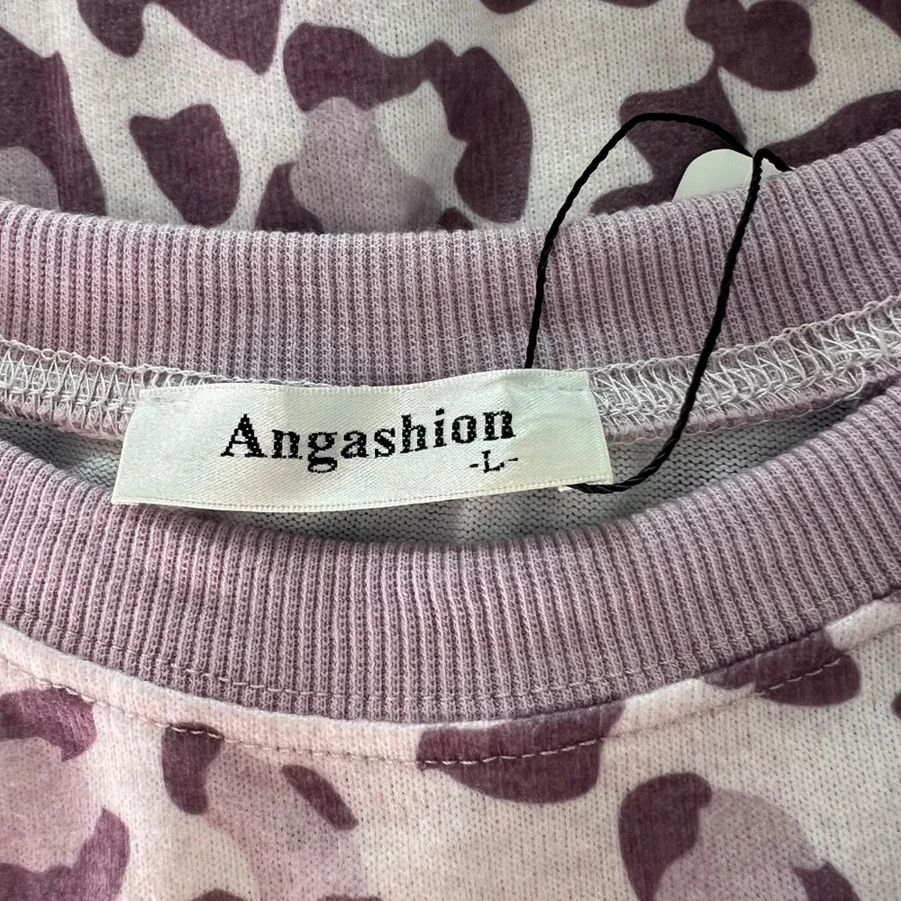 💜🤍 EUC ANGASHION Lavender & White Leopard Print Sweatshirt | Sz L - Picture 4 of 6